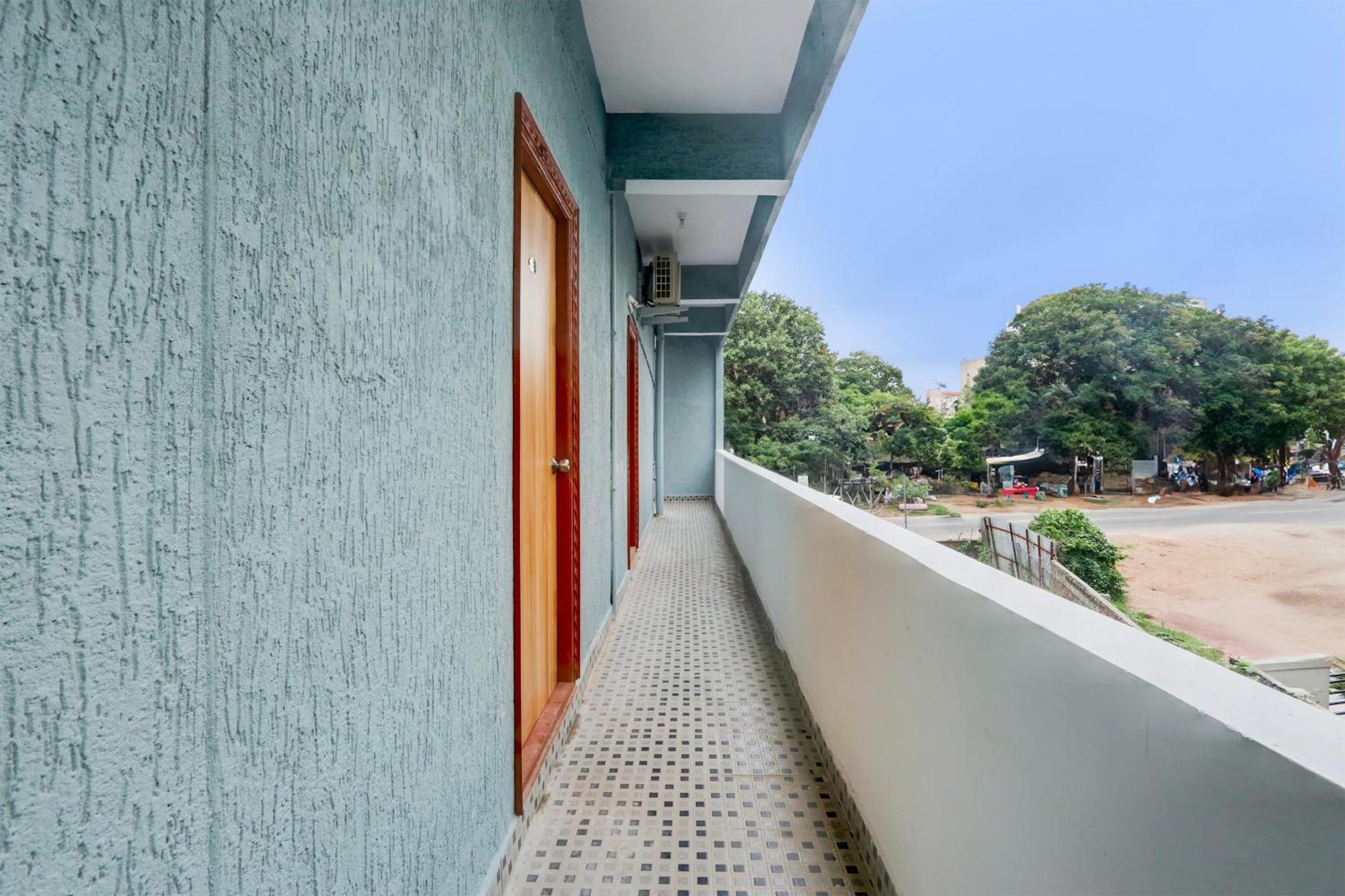 Hotel O Living Tree In Hyderabad Eksteriør bilde