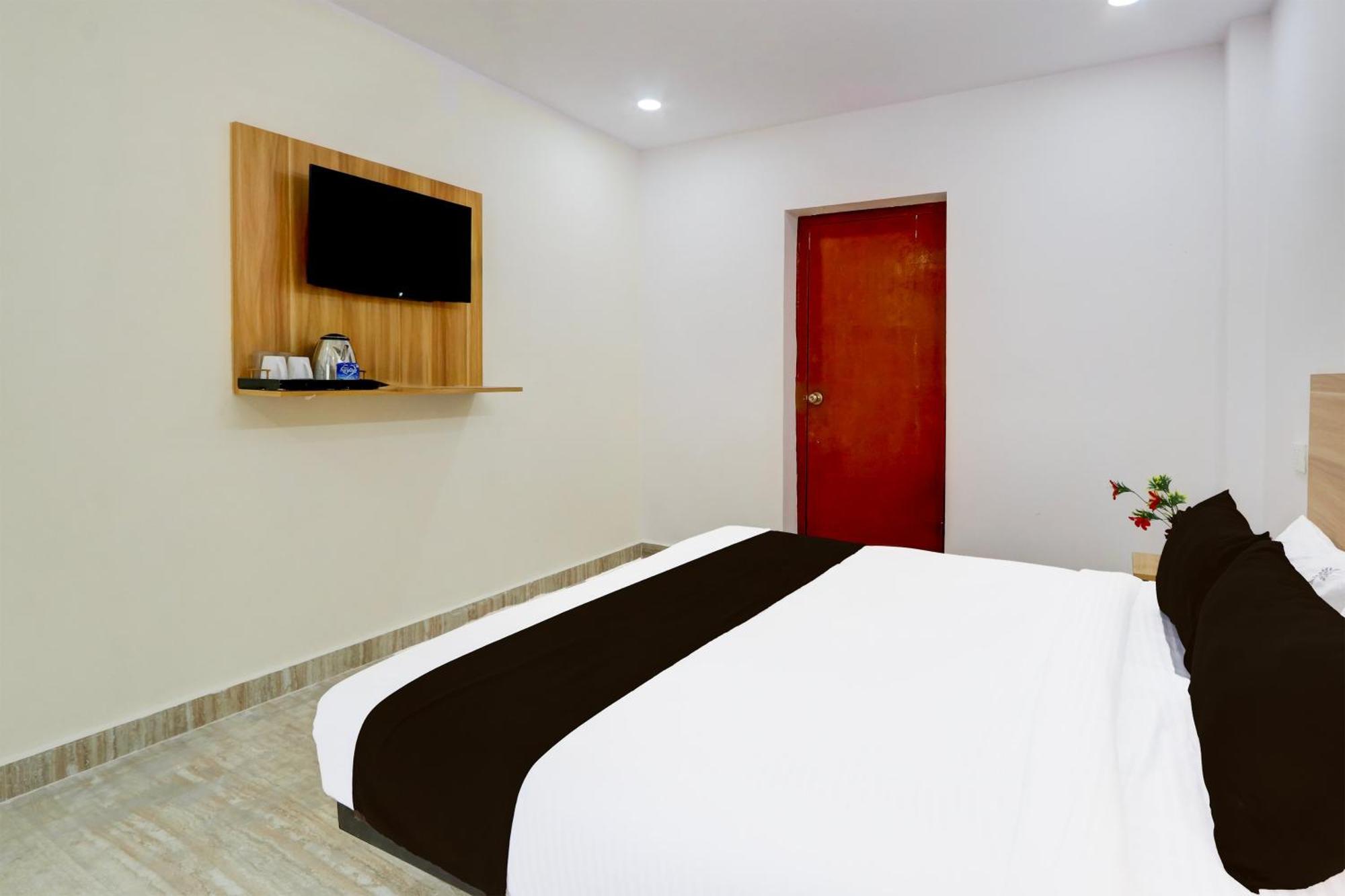 Hotel O Living Tree In Hyderabad Eksteriør bilde